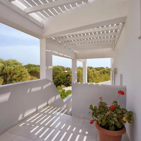Otel Budget 50m From The And Center Perissa (Santorini)