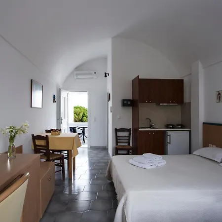 Otel Budget 50m From The And Center *