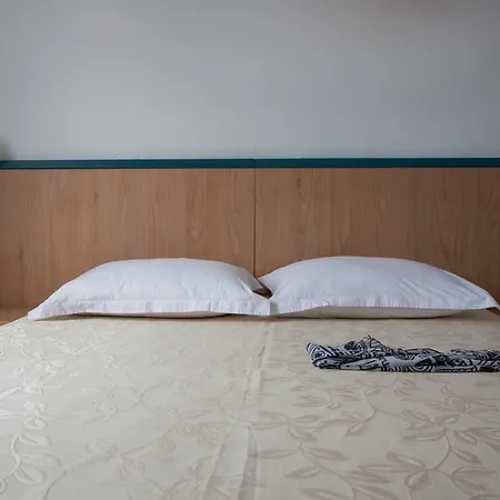 Budget 50m From The And Center * Perissa (Santorini)