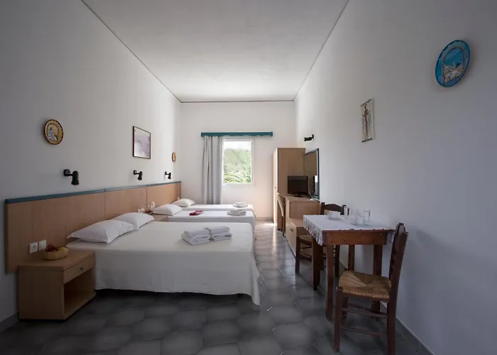 Budget 50m From The And Center Perissa (Santorini)