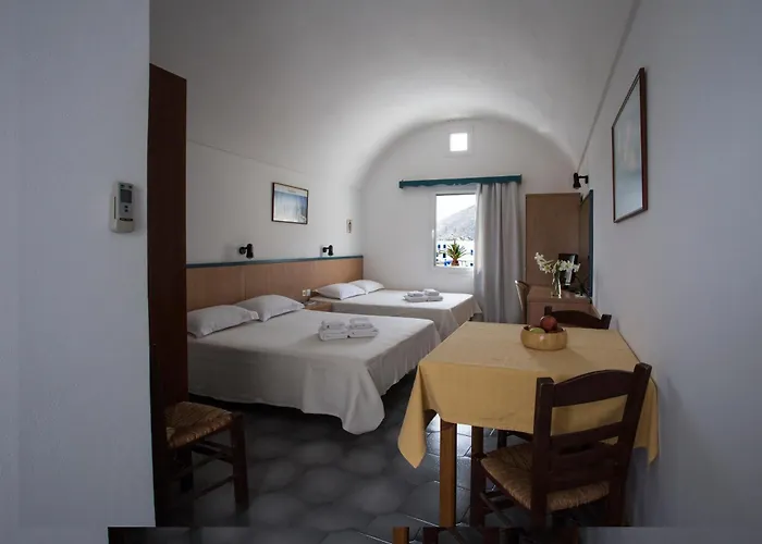 Budget 50m From The And Center Hotel Perissa (Santorini)